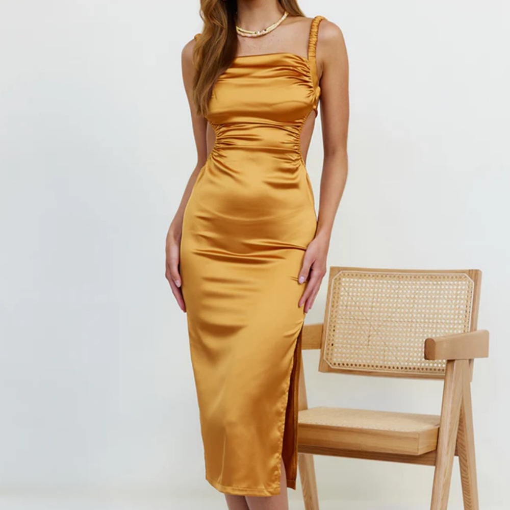 🆕 Fiorella Gold Maxi Dress